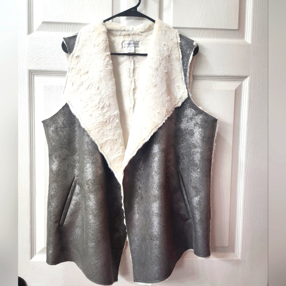 Faux suede and fur vest with pockets
